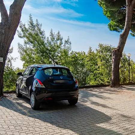 דירה Giardino, Piscina E Posto Auto - Relax Con Vista Mare ברג'ג'י