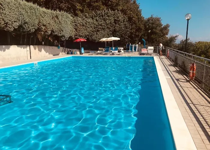 Giardino, Piscina E Posto Auto - Relax Con Vista Mare بيرغيجي
